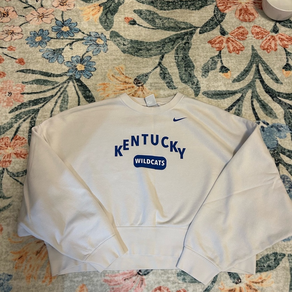 Nike Kentucky Wildcats Oversized Cropped Cream and Blue Logo Sweatshirt
